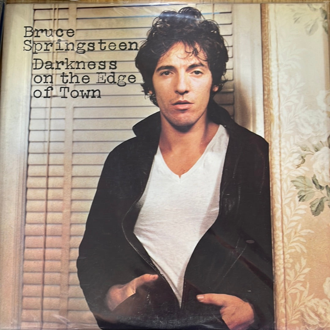 DARKNESS ON THE EDGE OF TOWN Bruce Springsteen